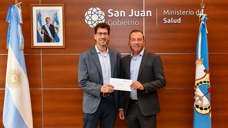 1000467819.jpg Andrés Escudero asumió como jefe de Zona Sanitaria I, recibió la norma legal respectiva de manos del ministro de Salud, Amilcar Dobladez.