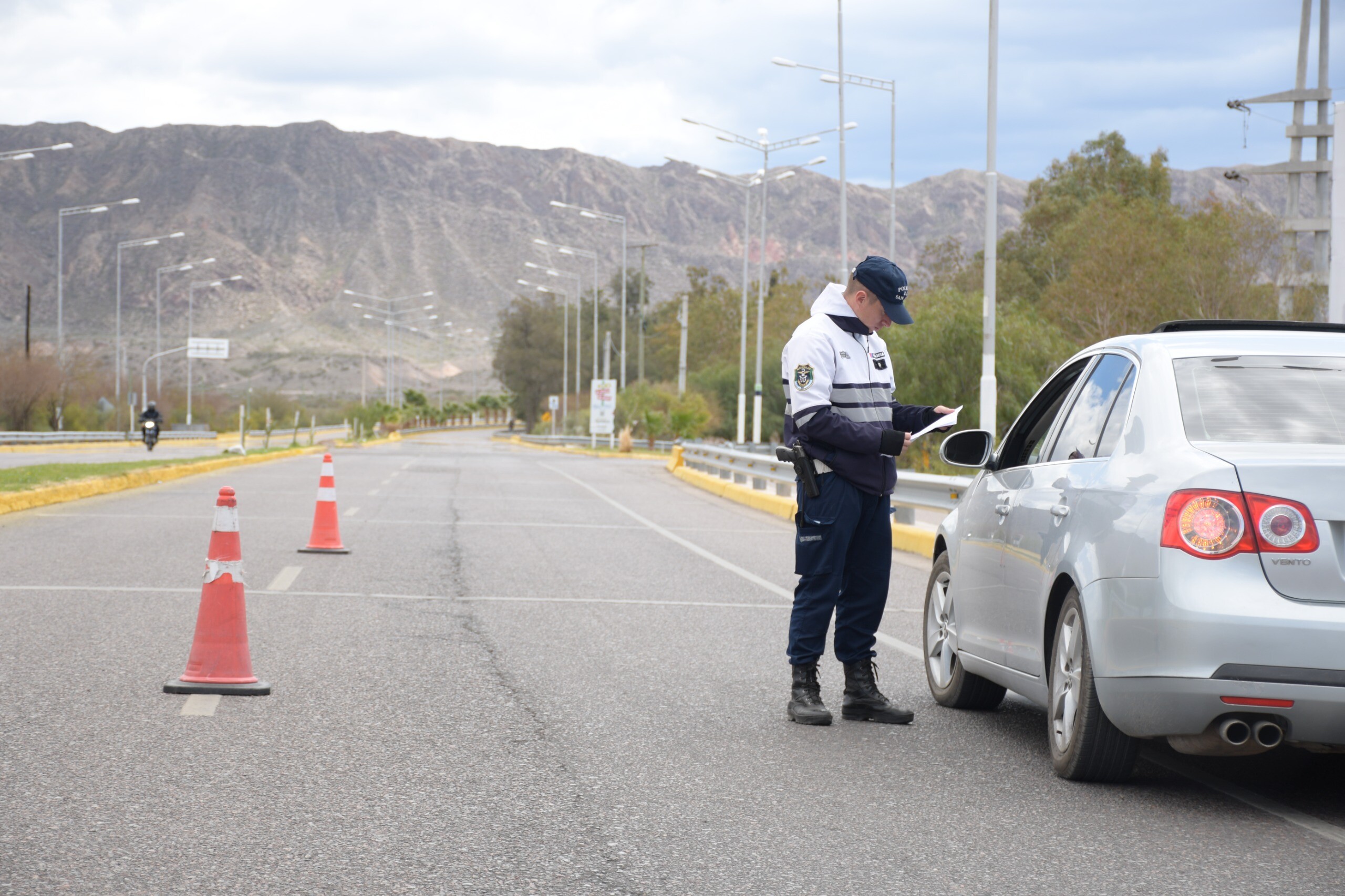 1000508536.jpg D-7 CONTROL ENCÓN; Detectaron identificación falsa en un control vehicular