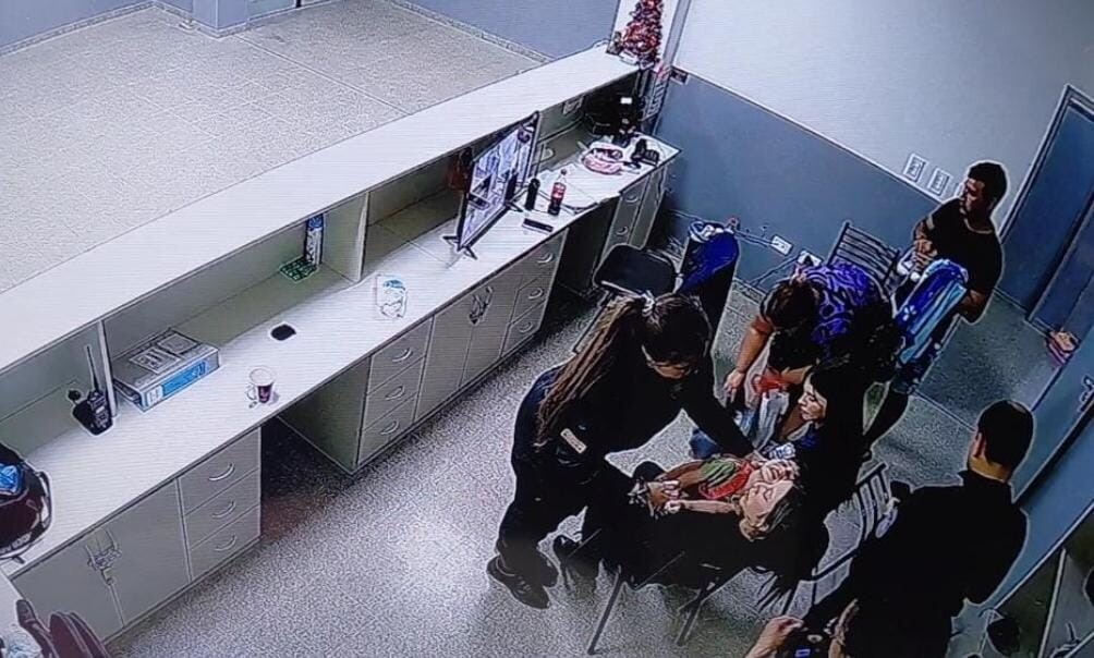 1000510866.jpg Angeles uniformados salvaron a un menor con parálisis cerebral en Rivadavia