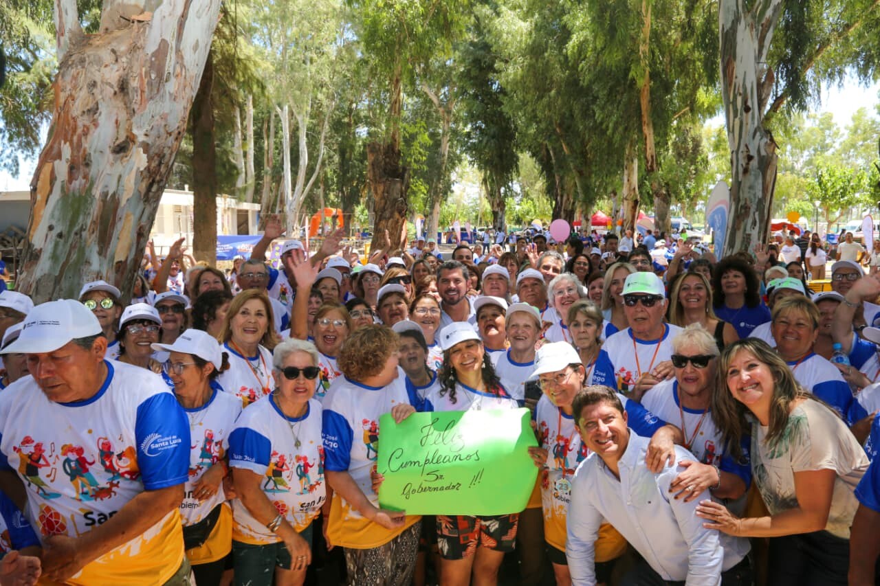 1000563256.jpg El gobernador Orrego visitó la colonia de verano de Santa Lucía