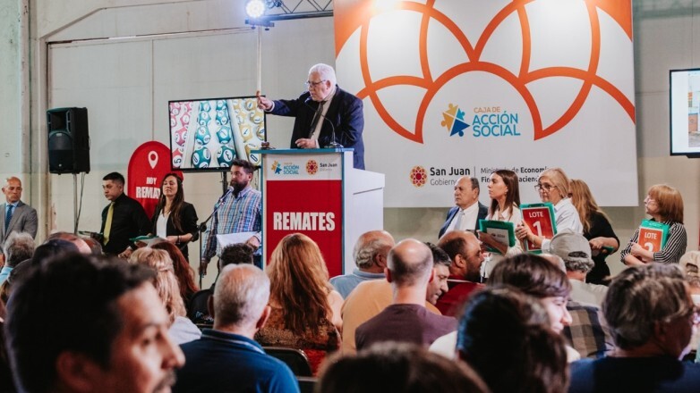 1000570509.jpg La Caja de Acción Social fortaleció los remates de vehículos oficiales