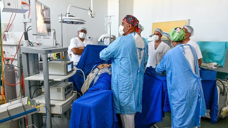 1000583528.jpg Se logra operar en la periferia con mayor seguridad, menor dolor postoperatorio y mejores resultados.
