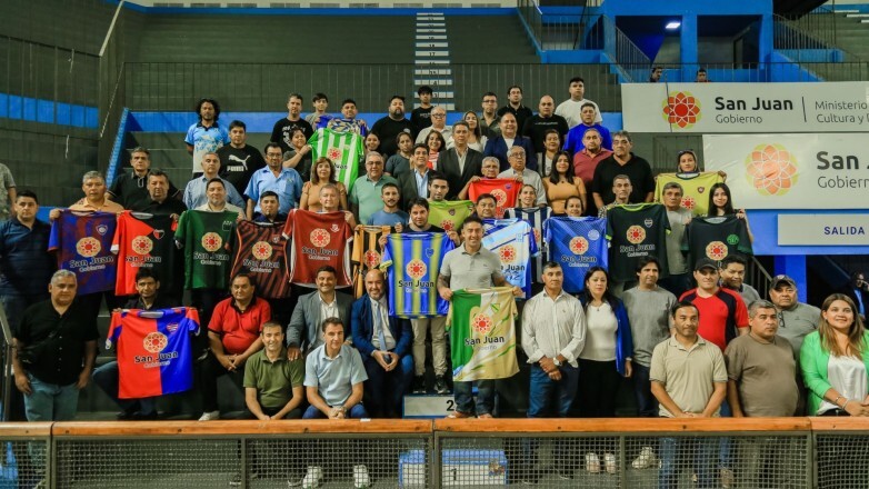 1000587690.jpg Respaldo institucional a clubes de fútbol de nuestra provincia