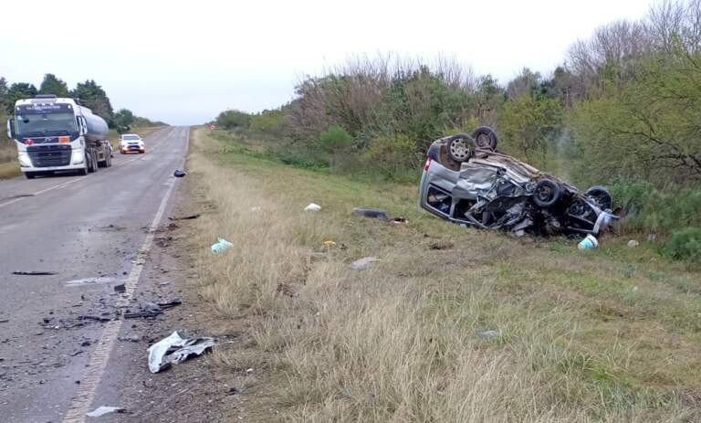 Dos personas fallecieron tras un violento choque frontal en la ruta 12