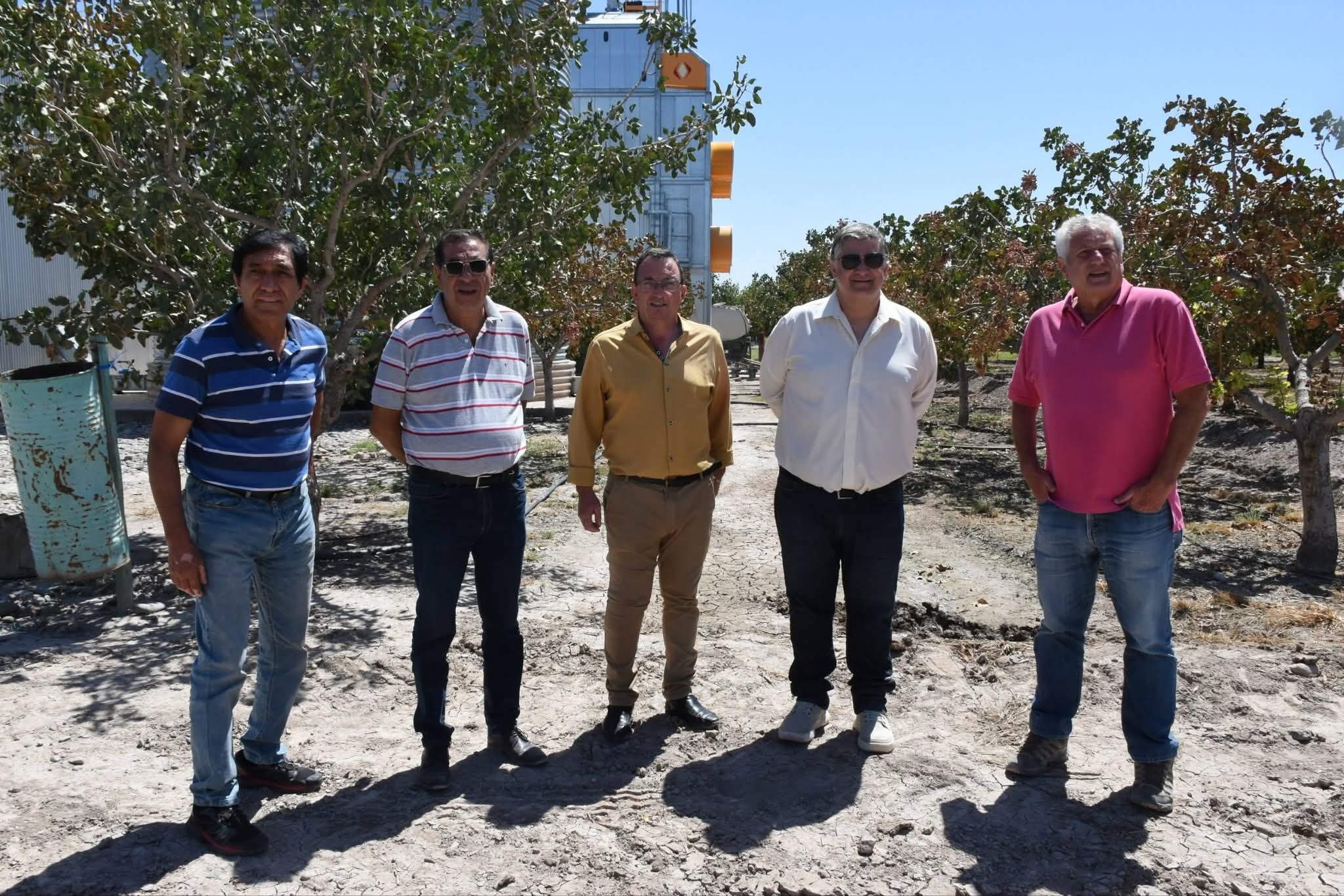 1000615065.jpg Rodolfo Jalife; Reafirmando el compromiso del Municipio con el sector productivo del departamento.
