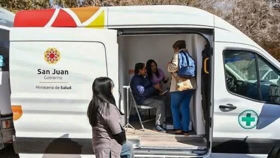 1000637290.jpg En Albardón; Las Unidades Sanitarias Móviles continúan brindando atención.