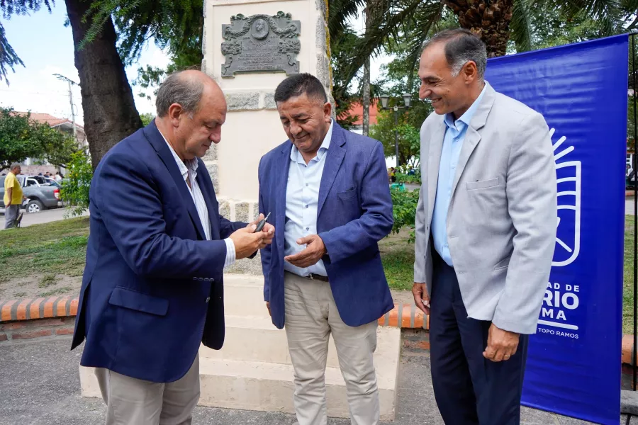 100649-el-gobierno-entrego-una-unidad-de-saeta-a-la-municipalidad-de-rosario-de-lerma.webp El Gobierno entregó una unidad de SAETA a la Municipalidad de Rosario de Lerma