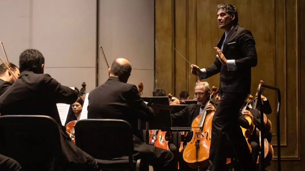 100768-la-sinfonica-de-salta-deslumbra-con-obras-tchaikovsky-y-prokofiev.webp