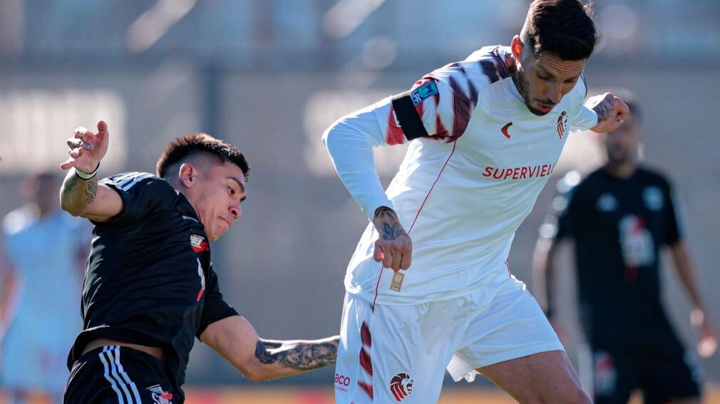 Deportivo Riestra se quedó con el duelo ante Estudiantes de La Plata.