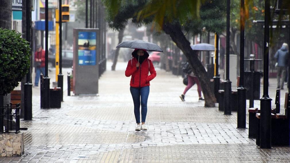 1010x567_lluvia-santiago-peatonal-426920-072255-1.jpg SANTIAGO DEL ESTERO BAJO ALERTA NARANJA: PRONOSTICAN CONTINUIDAD DE LLUVIAS ESTE VIERNES