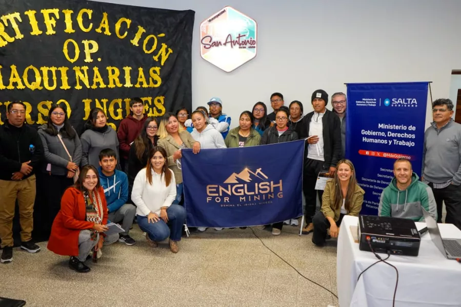 101163-en-san-antonio-de-los-cobres-finalizaron-la-formacion-en-manejo-de-maquinaria-pesada.webp En San Antonio de los Cobres finalizaron la formación en «Manejo de Maquinaria Pesada»
