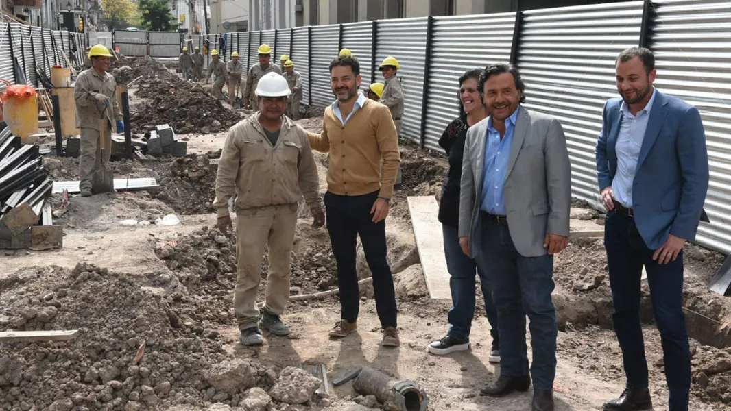 101492-el-gobernador-saenz-y-el-intendente-durand-supervisaron-obras-de-revitalizacion-urbana-de-la-ciudad.webp El gobernador Sáenz y el intendente Durand supervisaron obras de revitalización urbana de la Ciudad