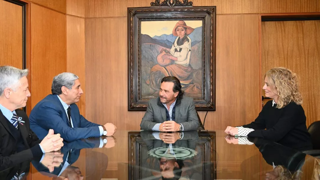101867-el-gobernador-saenz-se-reunio-con-las-nuevas-autoridades-de-la-unsa-y-ratifico-el-compromiso-de-cooperacion.webp El gobernador Sáenz se reunió con las nuevas autoridades de la UNSa y ratificó el compromiso de cooperación