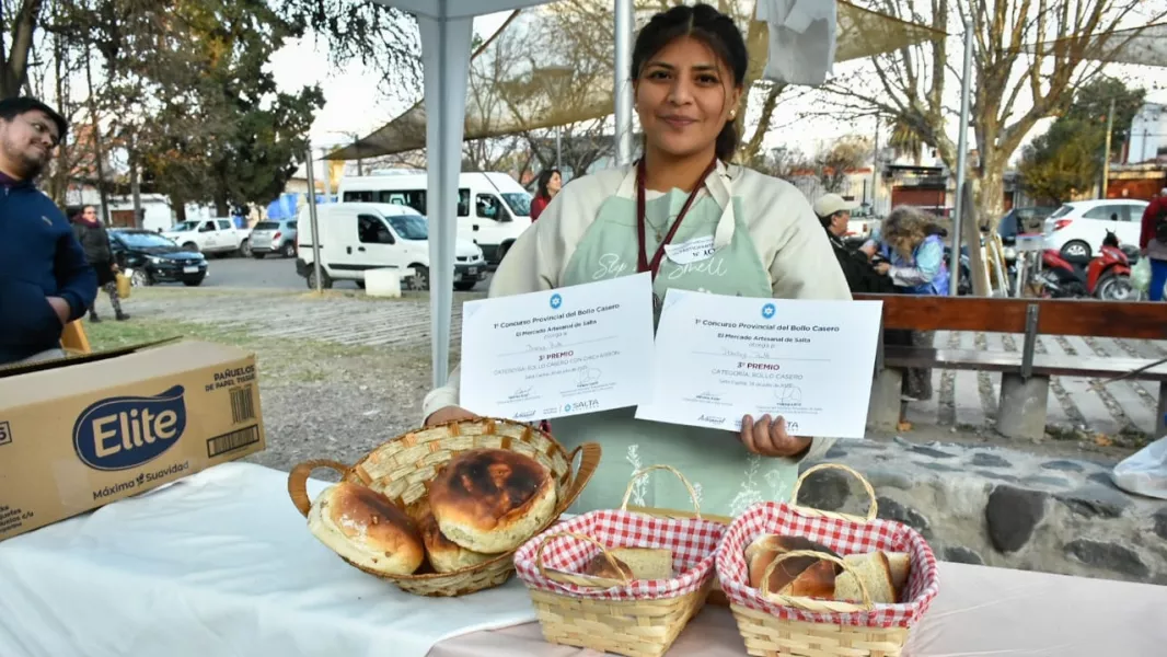 102906-cientos-de-saltenios-y-turistas-disfrutaron-del-sabor-la-danza-y-la-cultura-en-el-mercado-artesanal.webp Sabor, danzas y cultura en el mercado artesanal en Salta