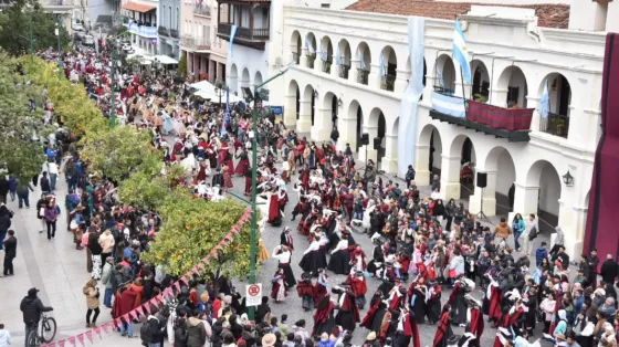 108069-gala-danza-y-tradicion-multitudinaria-convocatoria-en-las-celebraciones-del-25-de-mayo-en-salta.webp 108069-gala-danza-y-tradicion-multitudinaria-convocatoria-en-las-celebraciones-del-25-de-mayo-en-salta.webp