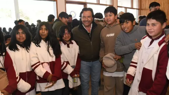 Sáenz en la Expo Cafayate: más de 65 instituciones acercaron oportunidades de estudio y capacitación a los jóvenes