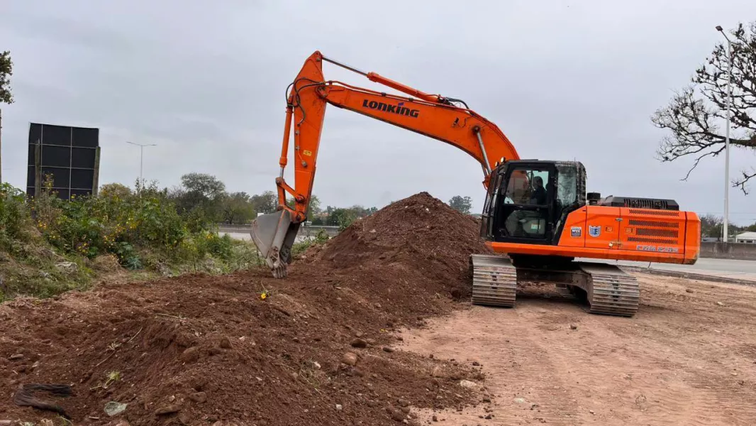 Los municipios salteños avanzan con la limpieza y mantenimiento de canales urbanos