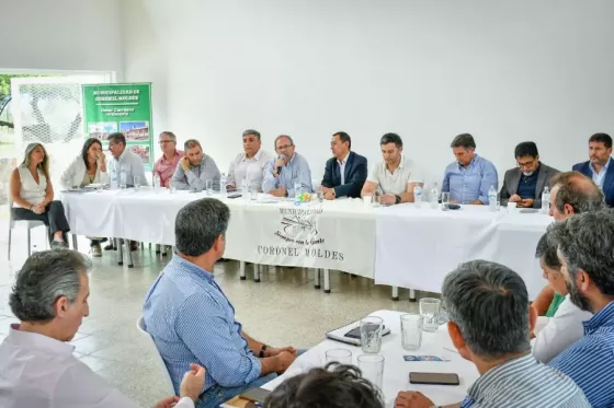 Presupuesto 2027 en salta: el gobierno reunió a intendentes y legisladores para definir prioridades y obras