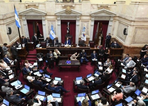 POLÍTICA | » La casta tiene miedo ♪♫ » Los senadores cobrarán unos 12 millones de pesos por mes en bruto
