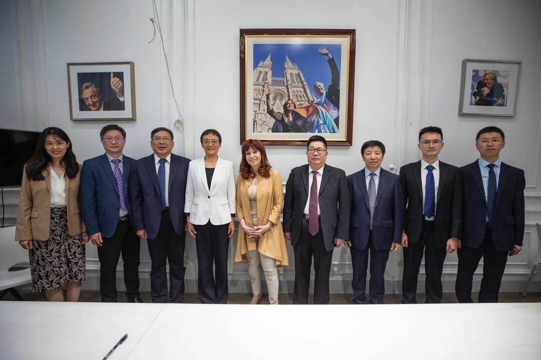1.jpg Cristina Kirchner recibió en el Instituto Patria a una delegación de funcionarios provenientes de China