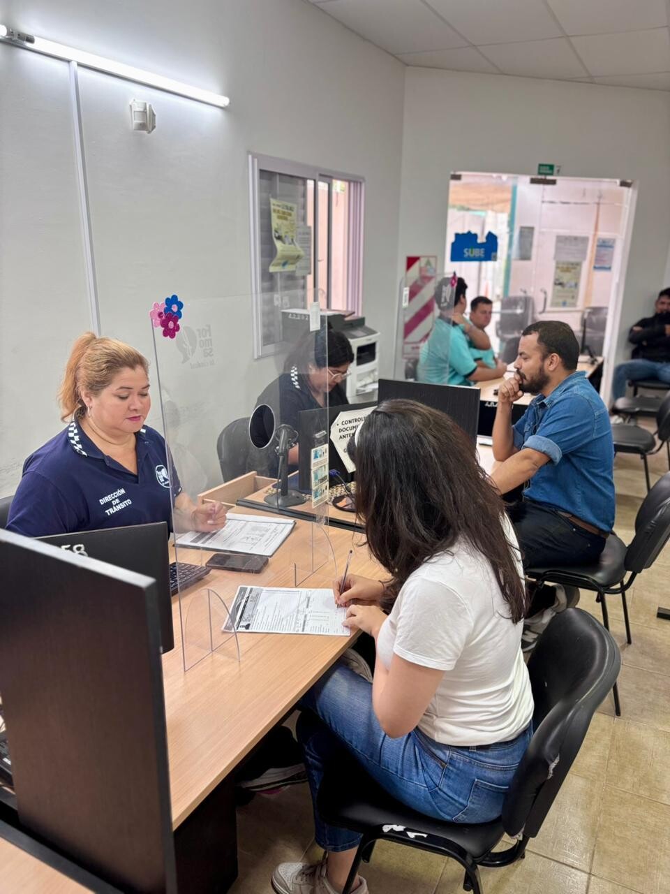 El Centro Cívico N°1 continúa trabajando a buen ritmo recibiendo a vecinos que realizan diversos trámites