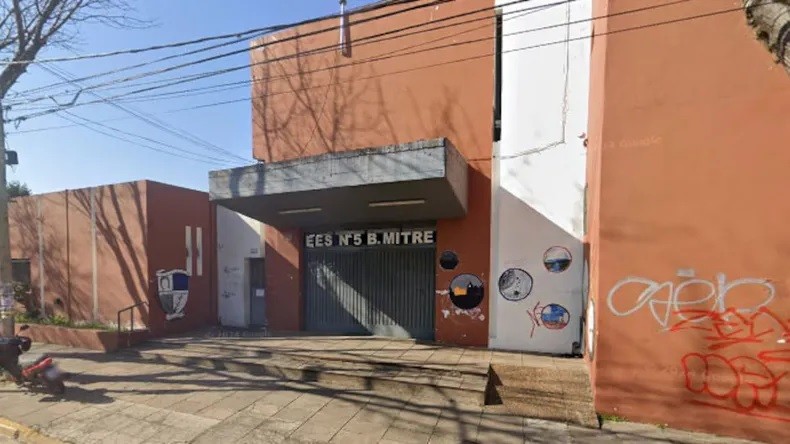 Un chico de 14 años apuñaló a su compañero de 15 a la salida de la escuela