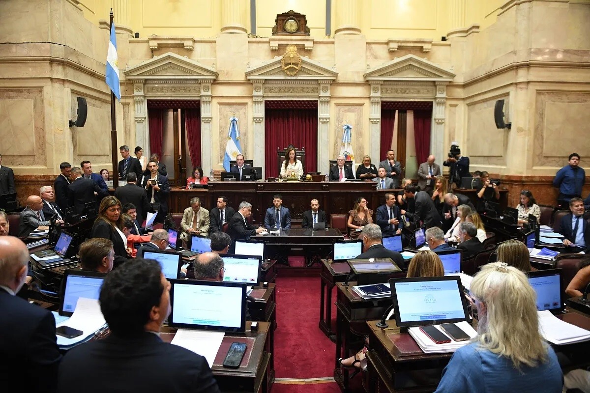 El Senado avanza con el debate de la reforma laboral y el Gobierno negocia cambios a último momento