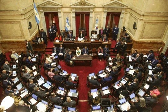 1.jpg Venció el congelamiento de las dietas: los senadores pasarán a cobrar 9 millones en mayo