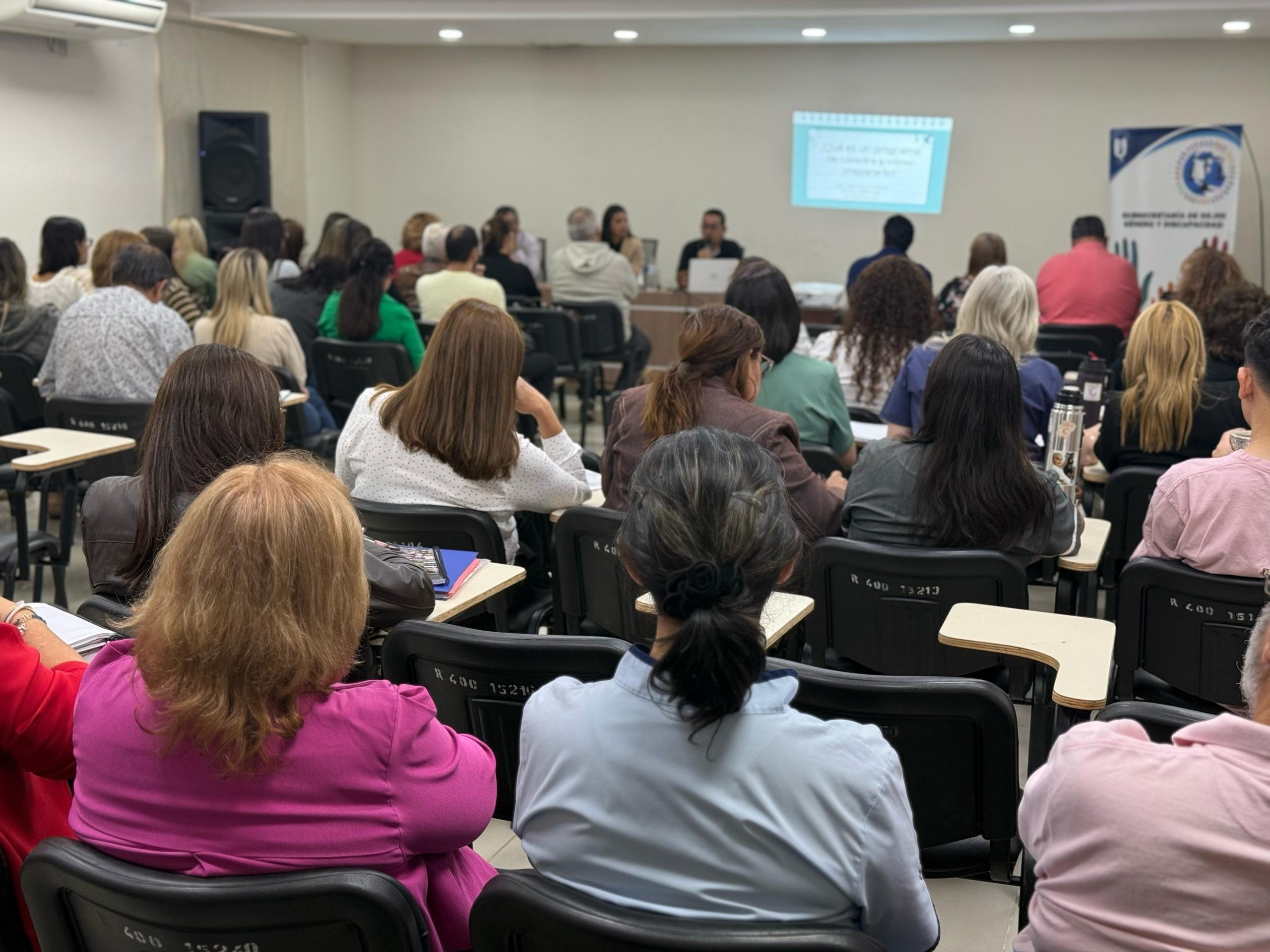 Inició dictado de taller de capacitación sobre la elaboración de programas de cátedra
