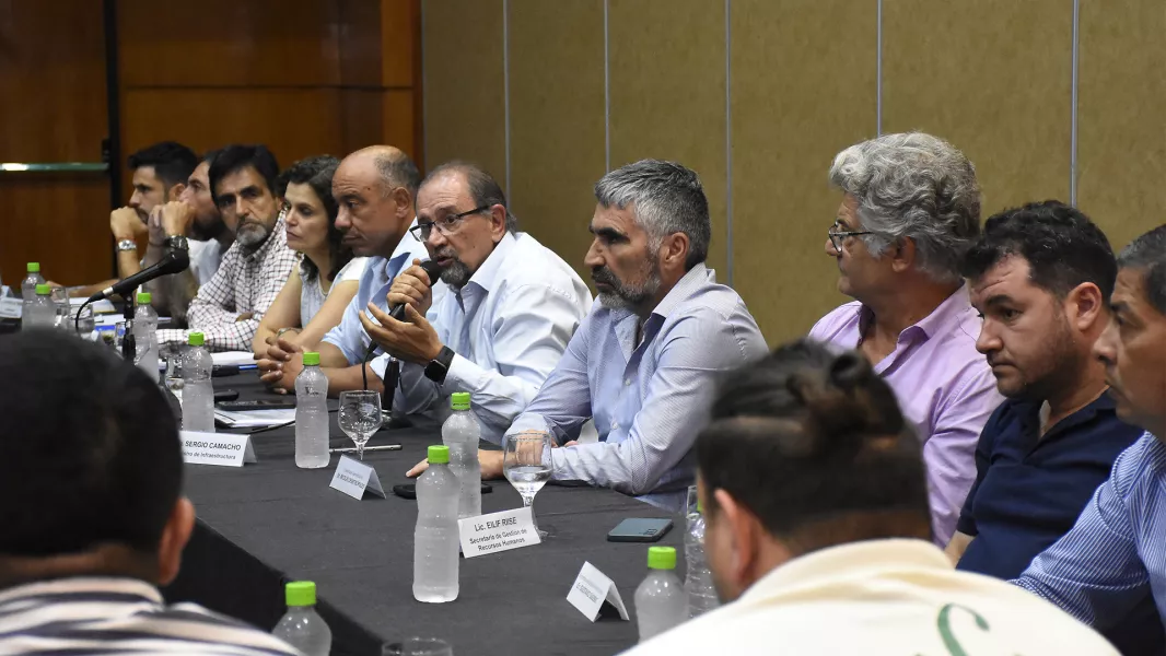 15763-el-gobierno-presento-una-propuesta-salarial-abierta-y-participativa-para-el-primer-semestre.webp El Gobierno presentó una propuesta salarial abierta y participativa para el primer semestre