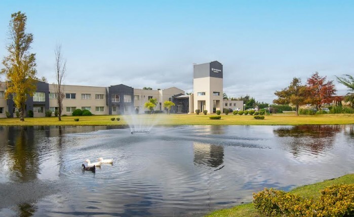 Wyndham Garden Campana presenta sus salones renovados