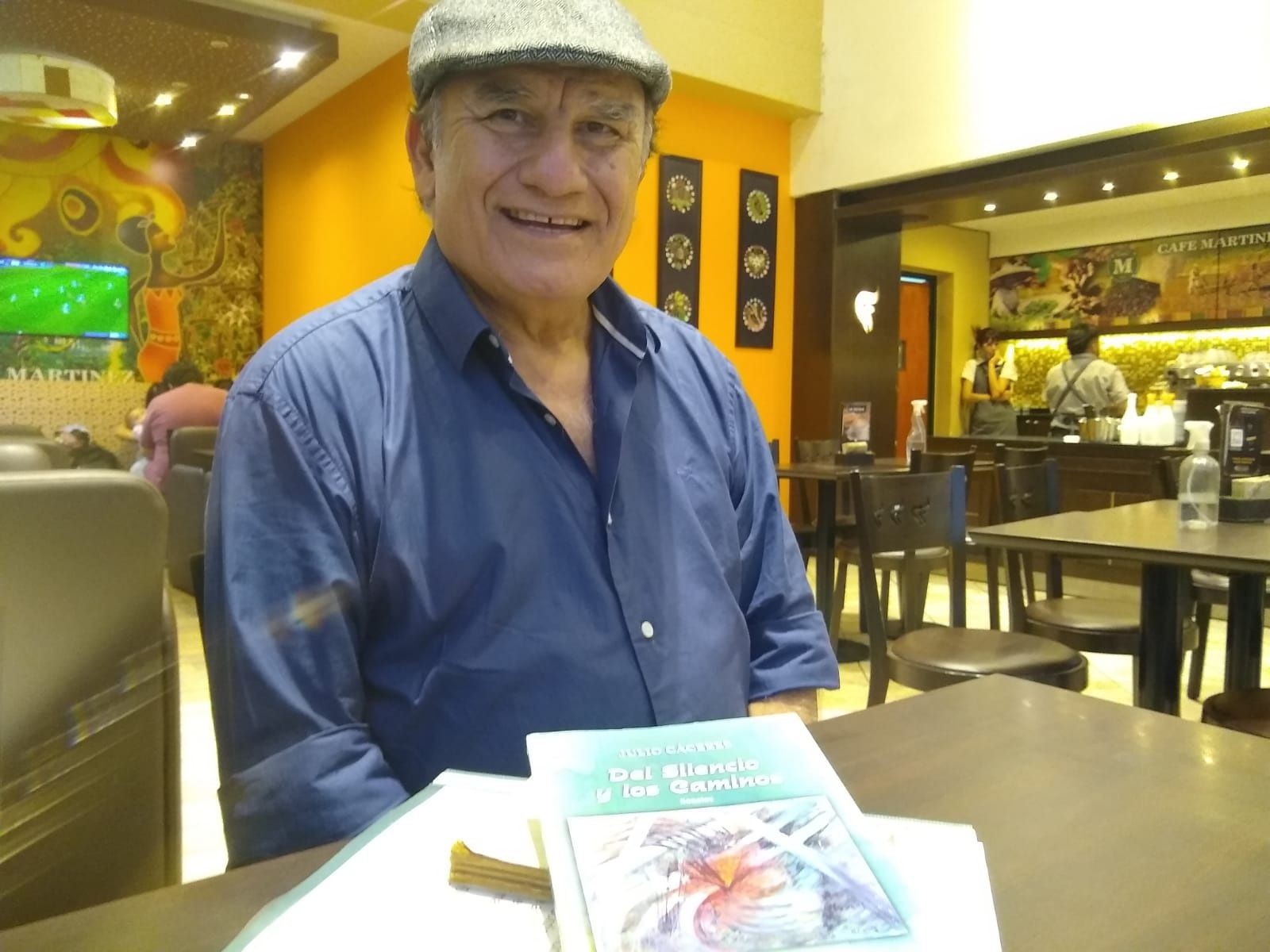 16888.jpg Julio Cáceres presenta su libro en la Biblioteca de la Legislatura de Corrientes