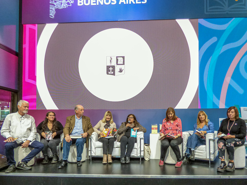 Autores pilarenses brillaron en la feria literaria más grande de Latinoamérica