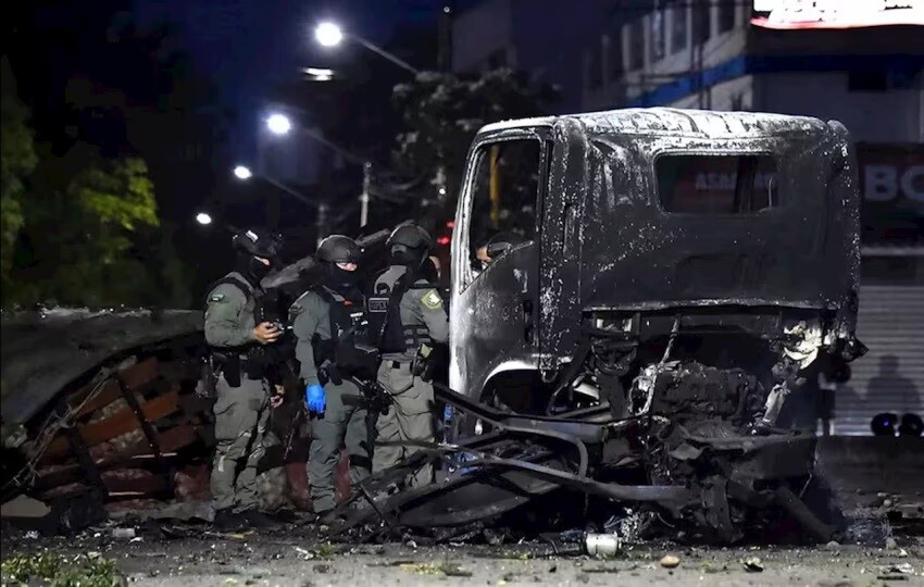 Colombia: un coche bomba explotó a días de la asunción presidencial