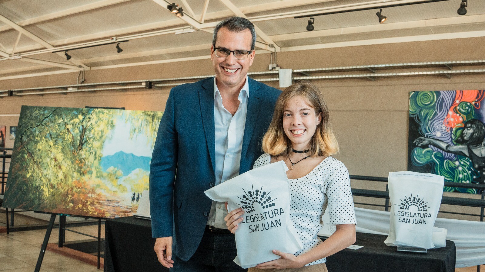 Rawson reconoció el talento literario con la premiación de “Palabras que Renacen”