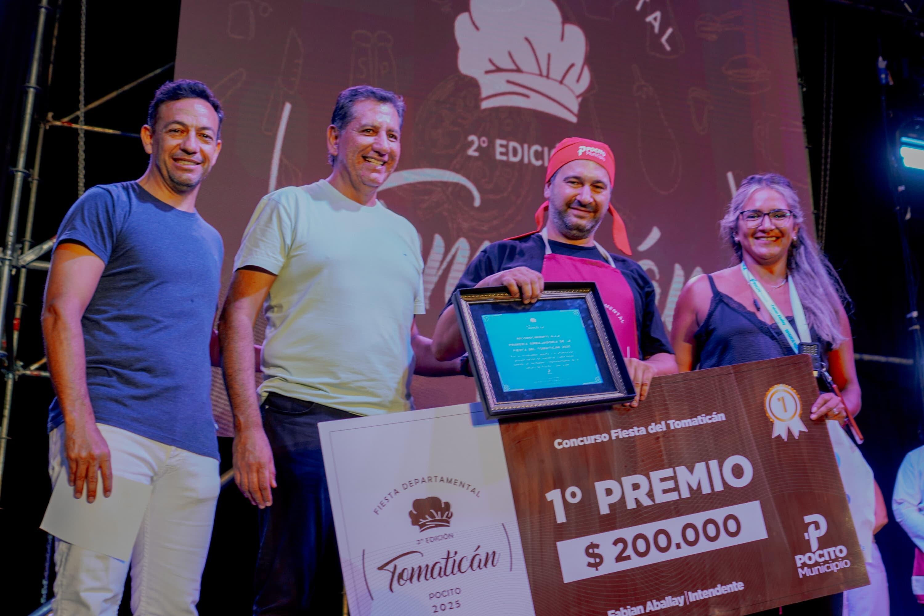Durante dos noches Pocito vivió su gran  Fiesta del Tomaticán 2025 en el  Polideportivo Jesús P. Morales