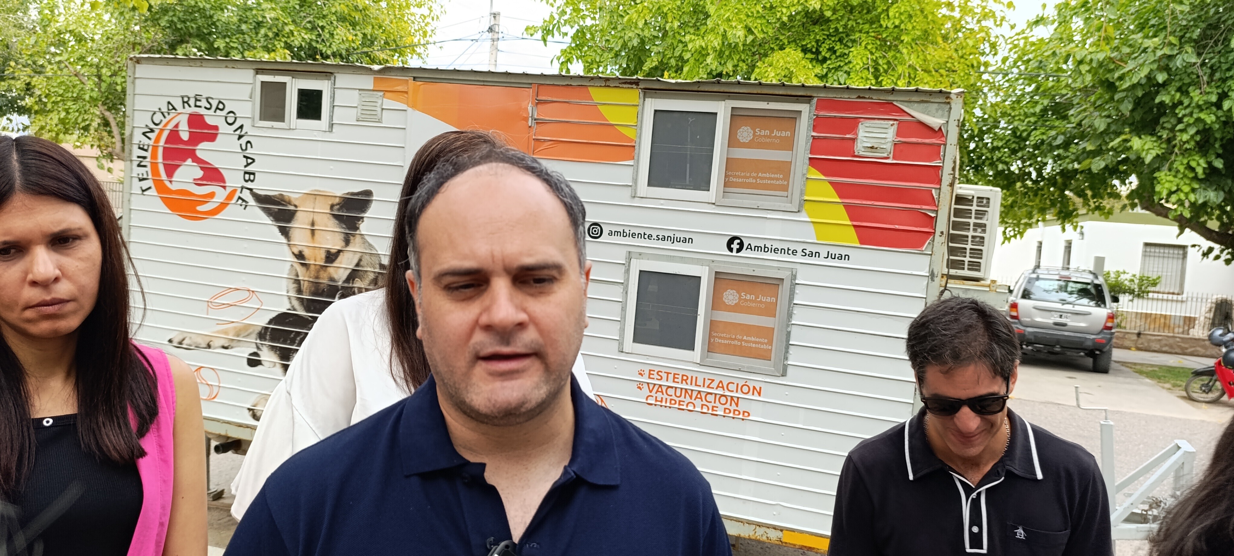 En el marco del Día Mundial de la Esterilización Animal se realizo un operativo especial de tenencia responsable de mascotas en la plaza  del Barrio Huazihul  en Rivadavia.
