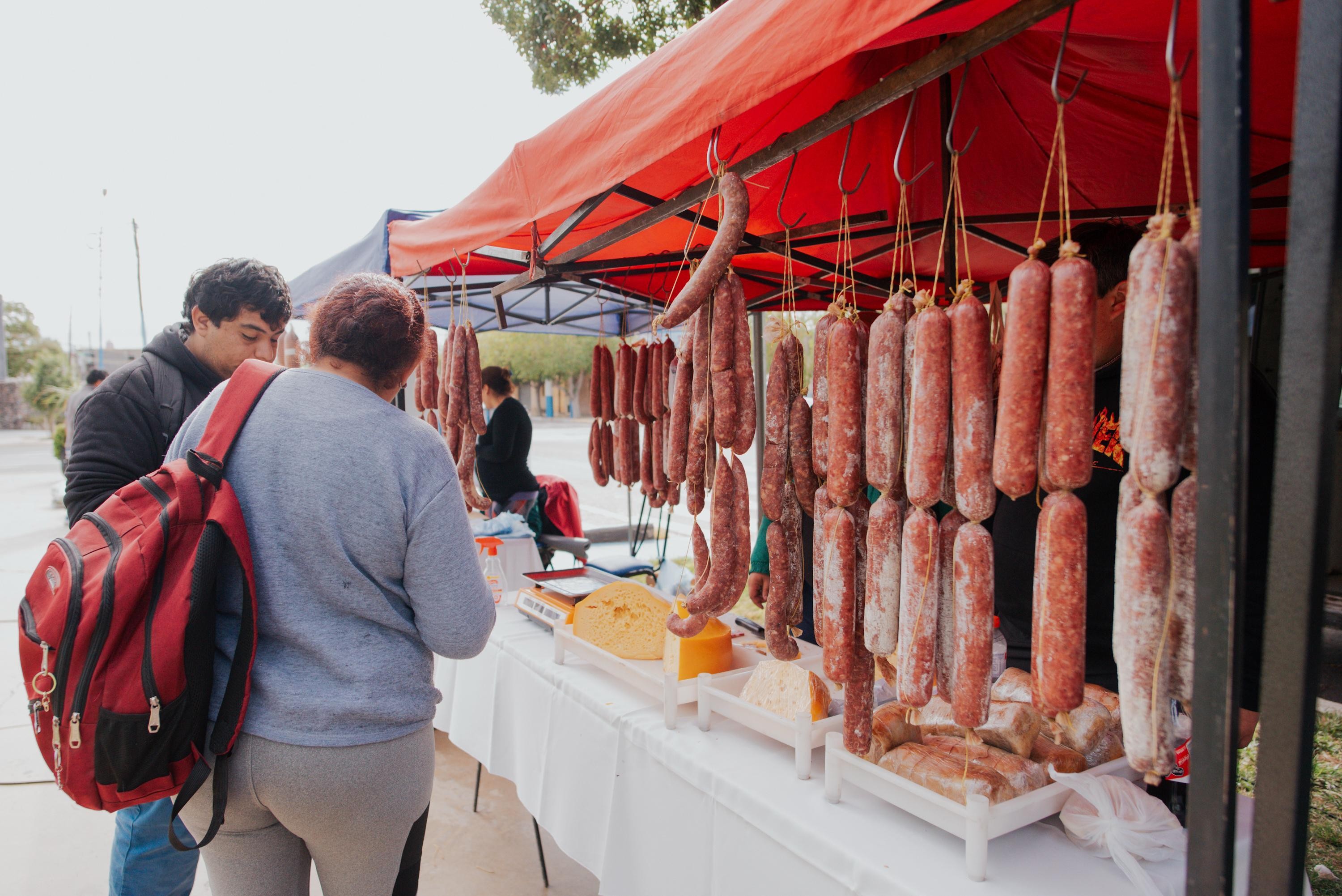 La Feria Agropoductiva de Pocito volvió este fin de semana  a la Plaza De La Libertad para que los vecinos puedan adquirir los mejores productos frescos y regionales del departamento, al mejor precio.