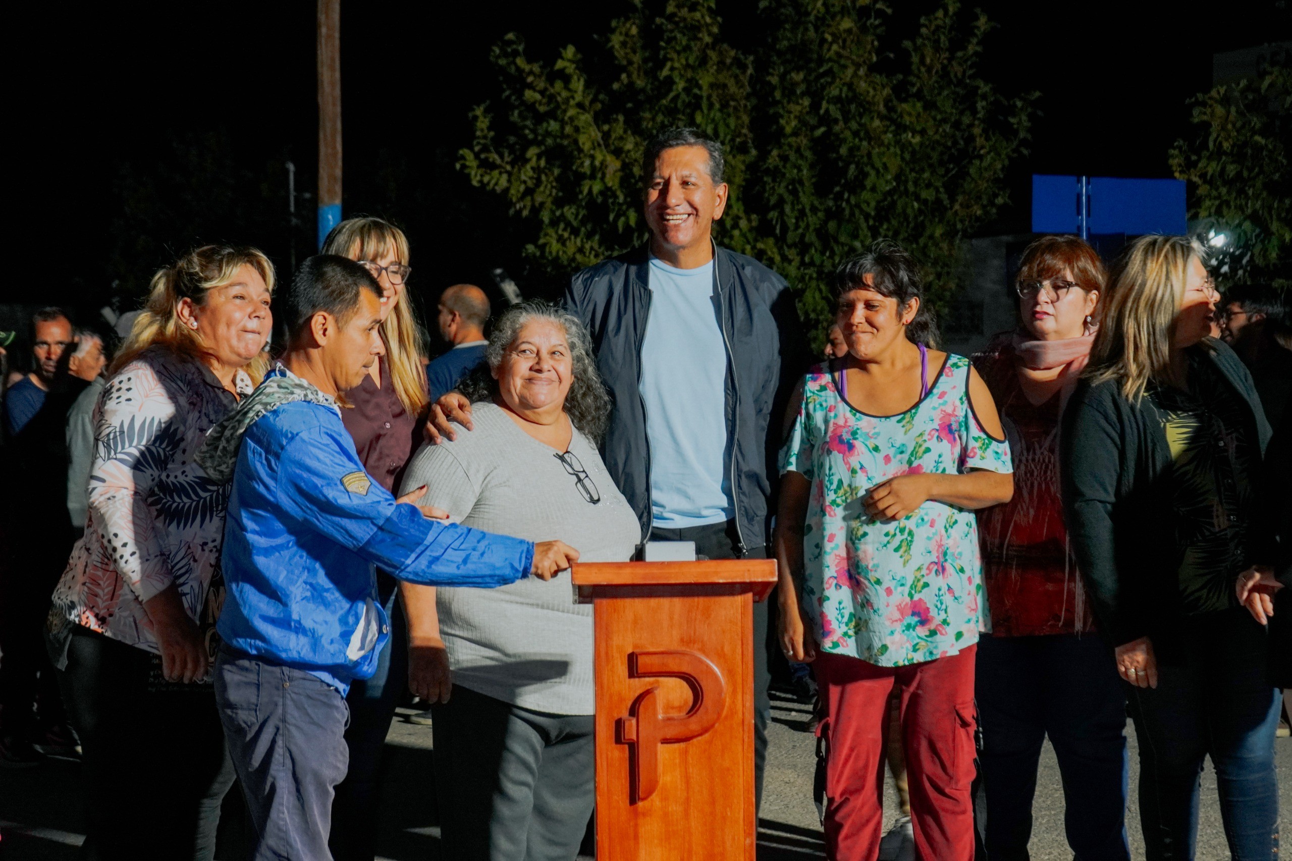 Los vecinos del Portal del Norte (ex Lote Hogar 27) ya disfrutan de la nueva iluminación LED, obra que se realizó en el marco de la política que lleva adelante la gestión del intendente Fabian Aballay de renovar las luminarias en todos los sectores de Pocito.
