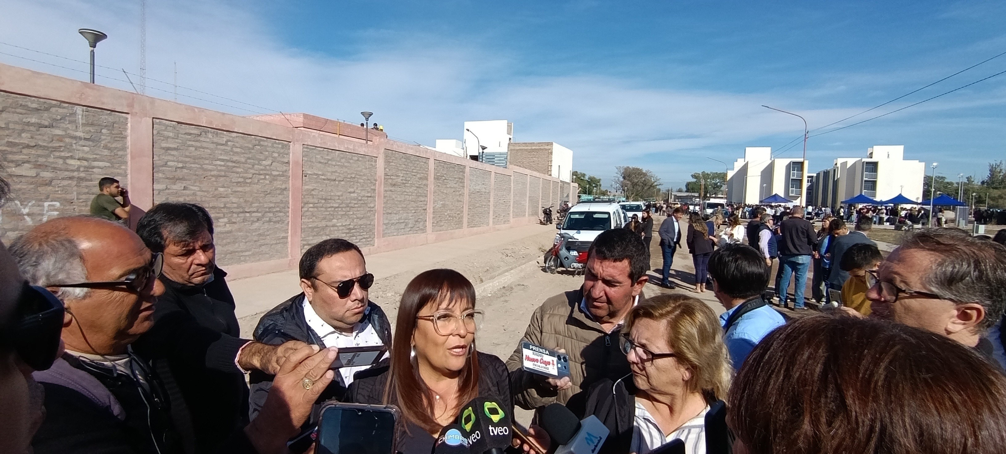 En la entrega de un nuevo Barrio por parte del gobierno provincial en Chimbas,la intendenta Daniela Rodríguez señalo que ya no quedan terrenos amplios para la construcción de nuevas viviendas