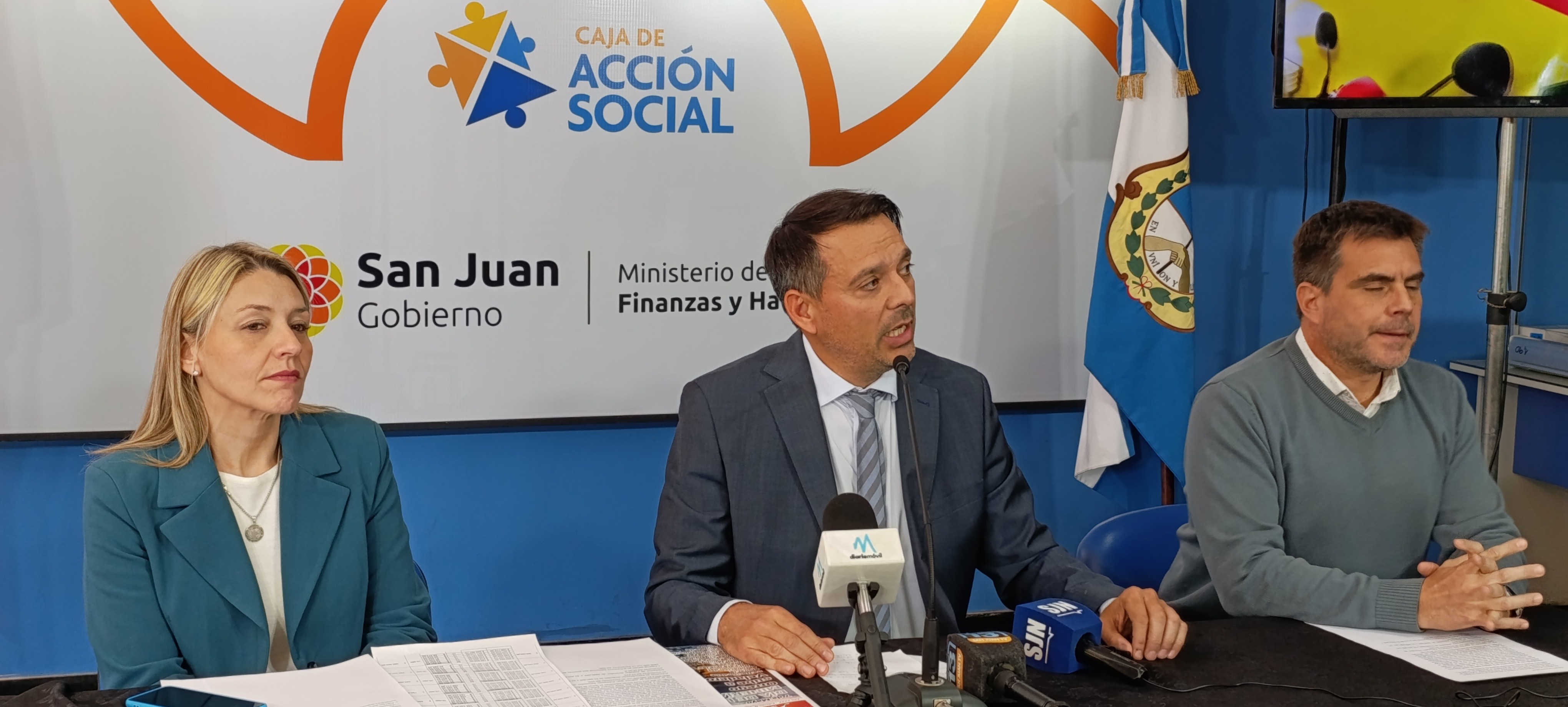 El presidente de  la Caja de Acción Social, Juan Pablo Medina, presentó los nuevos montos de todos los préstamos que brinda.