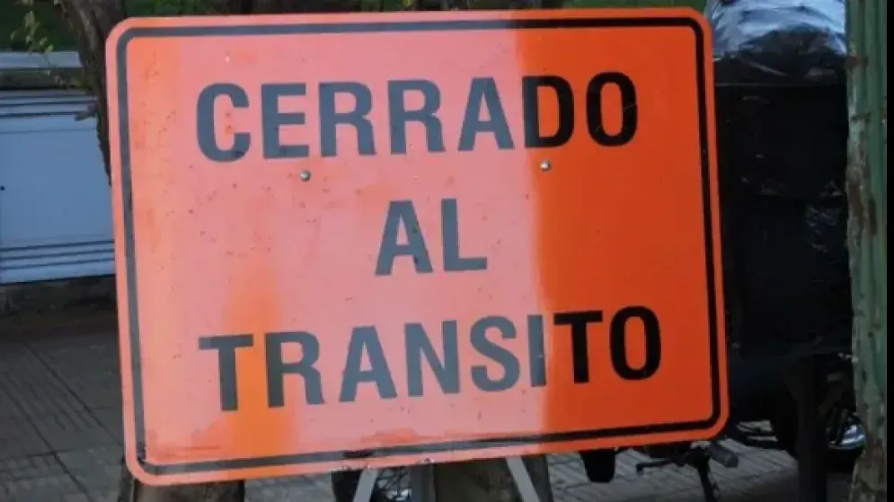 Corte de tránsito en Chacabuco entre San Martín y Pinto para reparar el granitullo