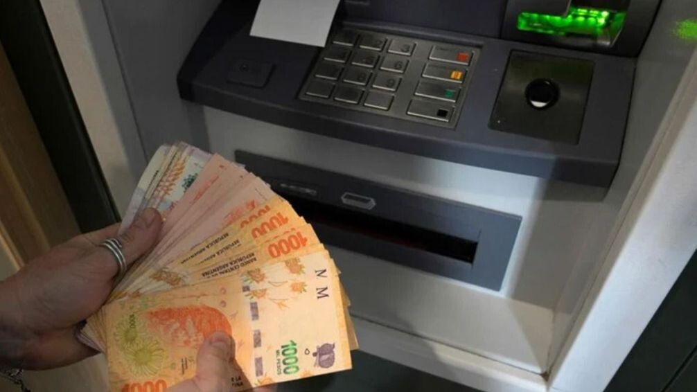 Aumento confirmado: jubilados de la mínima cobrarán .000 extra en febrero
