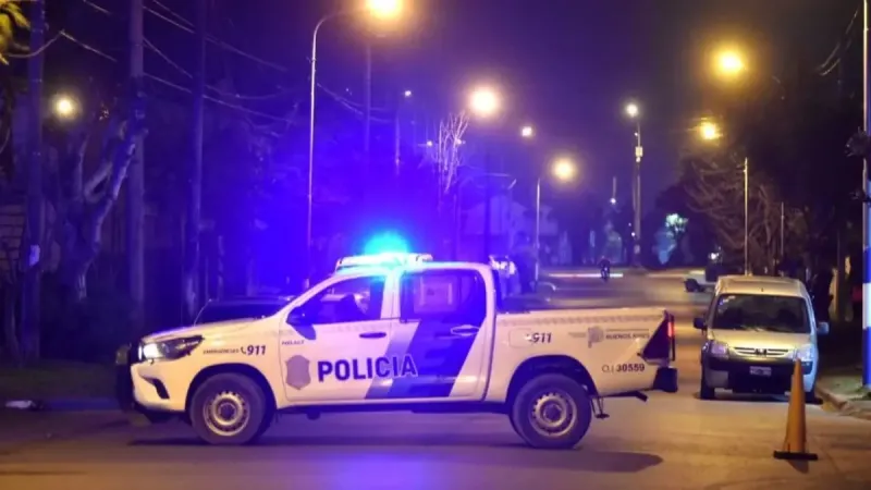 Conmoción: una policía fue asesinada de un disparo y detuvieron a su hijo de 15 años