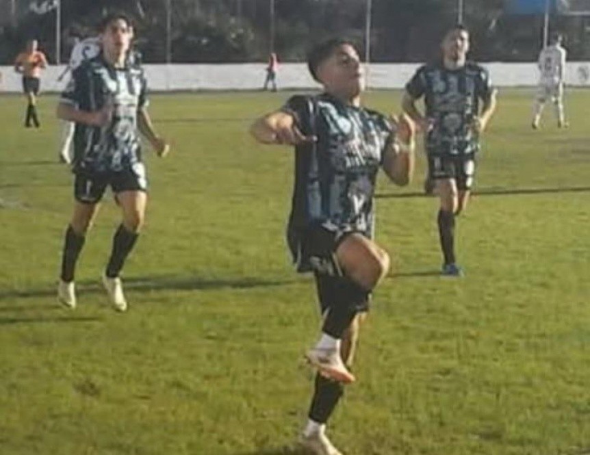 Fútbol: Gran victoria de Argentino de Quilmes 3-0 sobre Deportivo Merlo