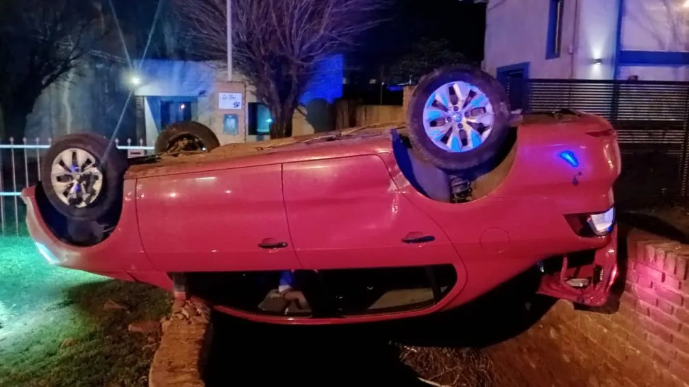 Vuelco en Avenida Don Bosco