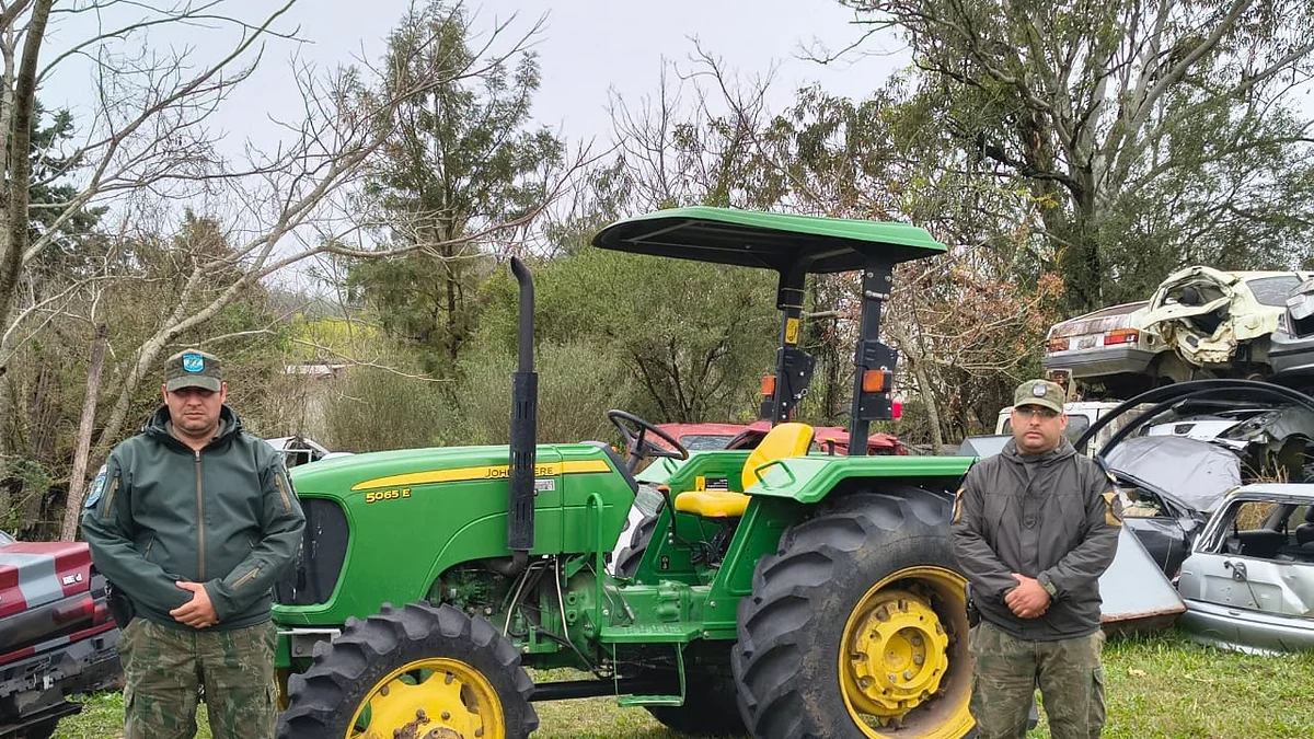 Robaron un tractor sobre la Ruta 14 y lo recuperaron a las pocas horas