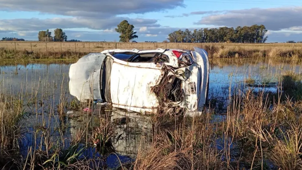 Vuelco en Ruta 30 cerca de Rauch en dirección a Tandil