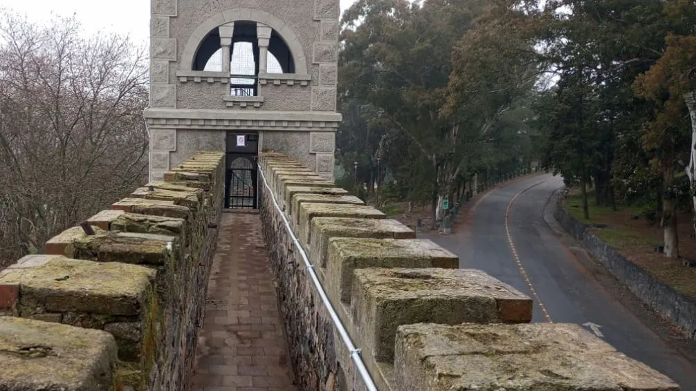 Finalizan las obras de restauración en la mítica torre de la portada del Parque Independencia