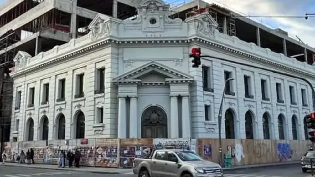 Autorizan al «Paseo del Banco» a realizar un extenso zanjeo en la zona céntrica para conectarse a la red de cloacas